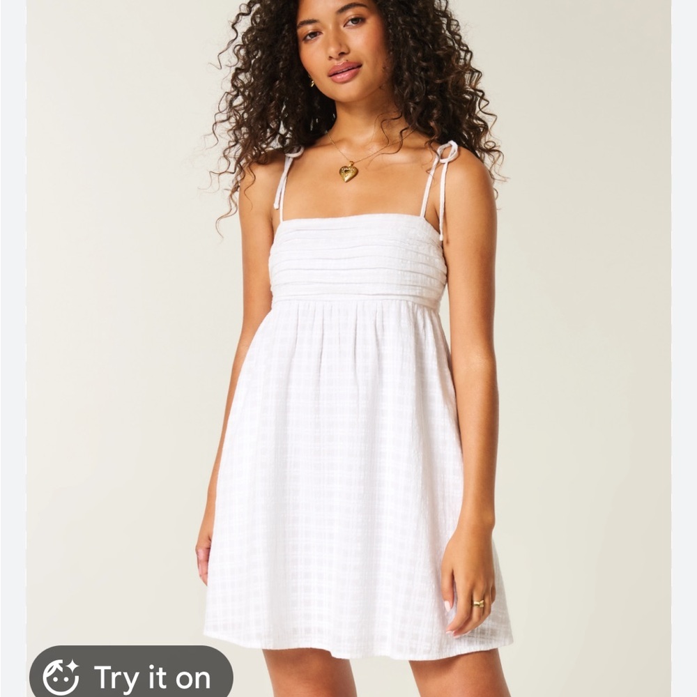 NWT Hollister Babydoll Tie Strap Minisress. Size Medium